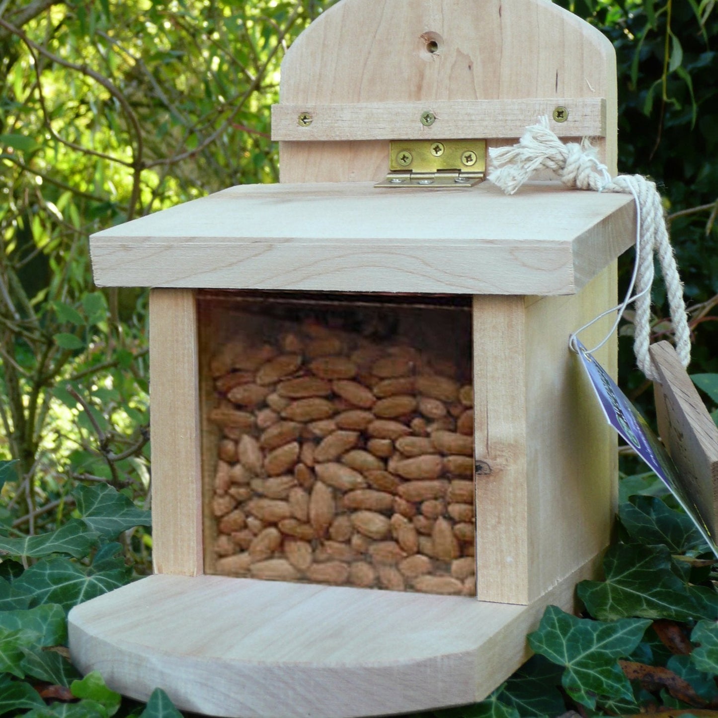 Wildlife World Squirrel Feeder