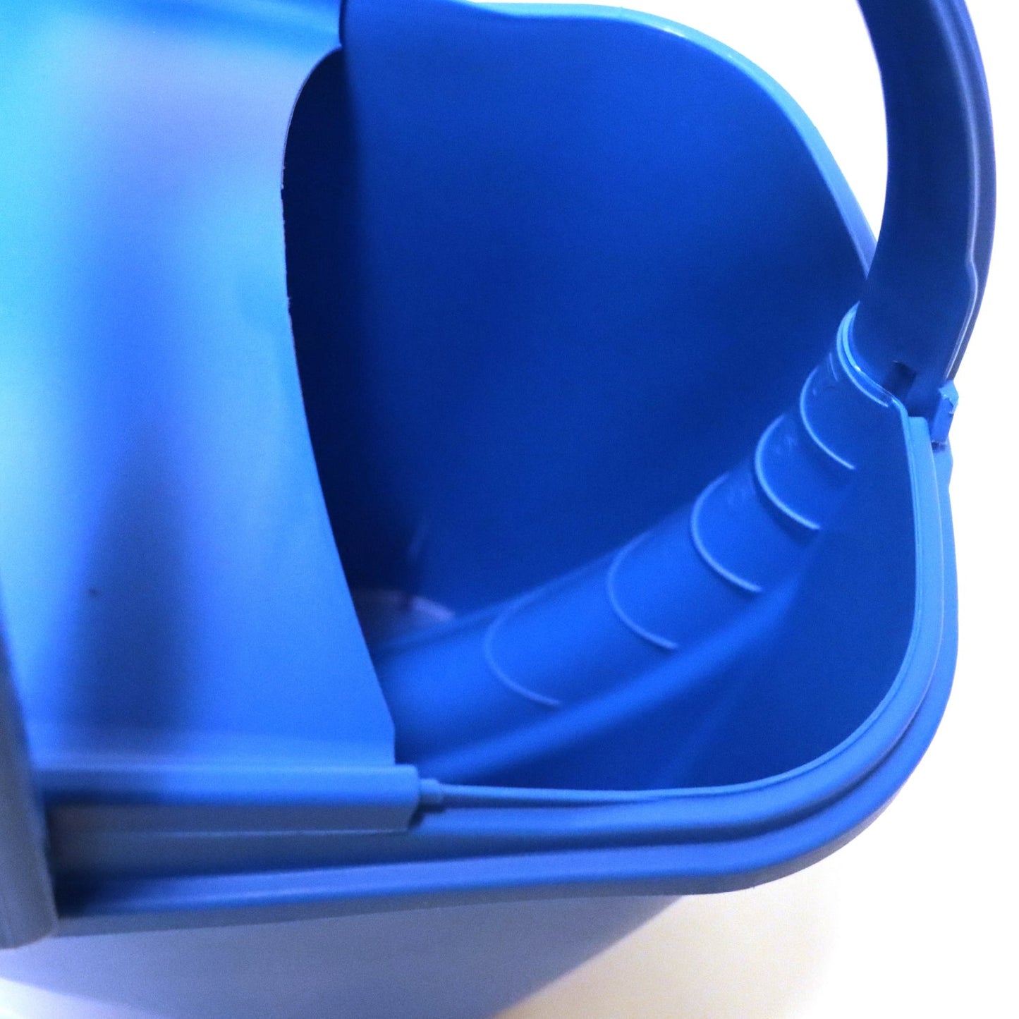 Prevented Ocean Plastic™ Rain Collecting Watering Can in Aqua Blue (7 Litre)